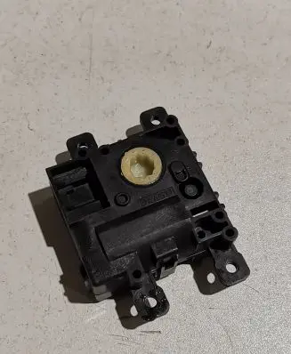 Lexus UX Air flap motor/actuator 0638002031