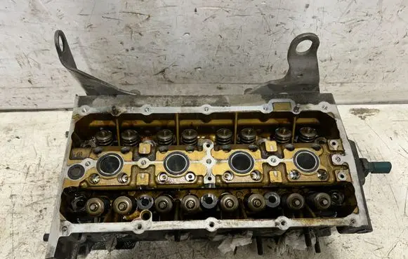 Volkswagen Golf V Engine head 03C103358AK
