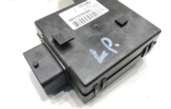 Peugeot 3008 II Other control units/modules 9811518380