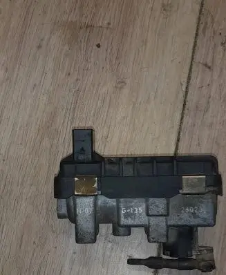Audi A8 S8 D3 4E Turbine electric control actuator 6NW008412 G135