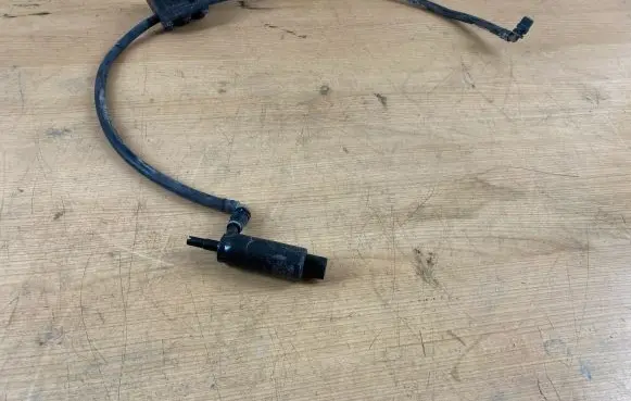 BMW 6 F06 Gran coupe Headlight washer pump 7217792