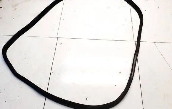 Mercedes-Benz C AMG W204 Rubber seal rear door 