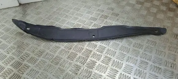 Maserati Quattroporte Fender end trim 670001705