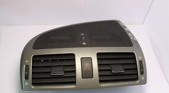 Toyota Avensis T270 Dash center air vent grill 5567005100