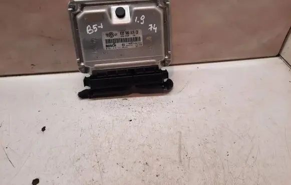 Volkswagen PASSAT B5.5 Engine control unit/module 038906019EB 28SA4722 0281010553