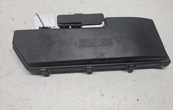 Volvo S60 Fuse box cover 9494211