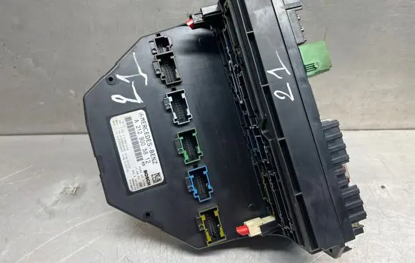 Mercedes-Benz E W212 SAM control unit A2129005812 A2129025505 A2129015104