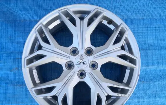 Mitsubishi ASX R18 alloy rim MZ315060