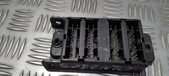 KIA Sorento Fuse box set 913103E810 91310-3E810