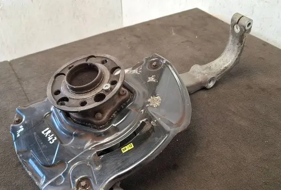 Mercedes-Benz S W222 Front wheel hub A2224211020 2222001