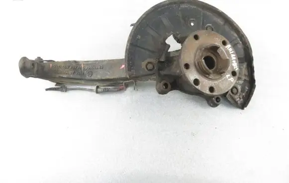 Volkswagen Touareg I Front wheel hub spindle knuckle 7L0407257A