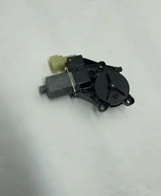 Ford Fiesta Front door window regulator motor 8A6114553B 0130822405