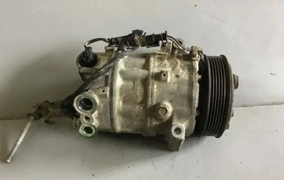 Opel Insignia A Air conditioning (A/C) compressor (pump) R134A