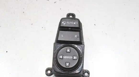 Hyundai Tucson TL Wing mirror switch 93573D3100