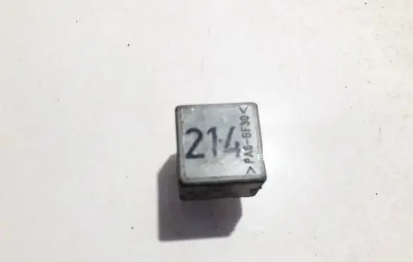 Audi A4 S4 B5 8D Other relay 899512000 443951253k