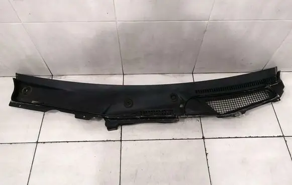 Mercedes-Benz S W222 Wiper trim A2228300128