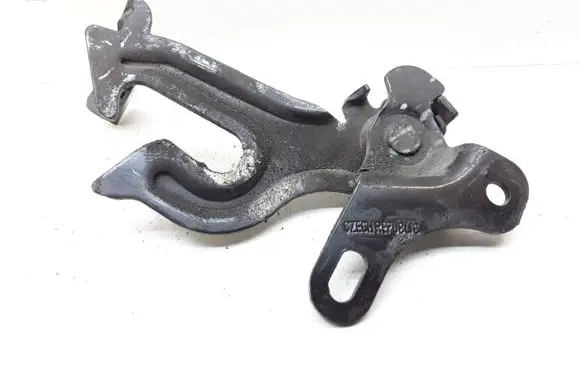 Volvo V70 Engine bonnet (hood) release handle