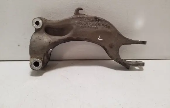 Audi A6 S6 C8 4K Lower shock absorber bracket 4M0413037