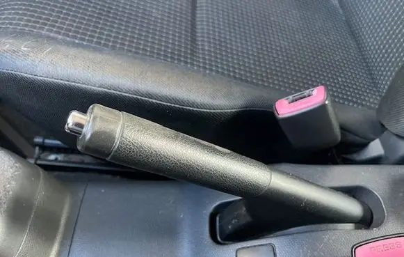 Suzuki Swift I Hand brake release handle 