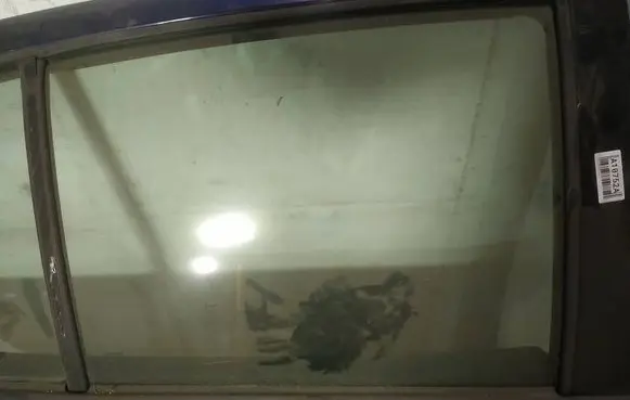 Toyota Yaris Rear door window glass as2