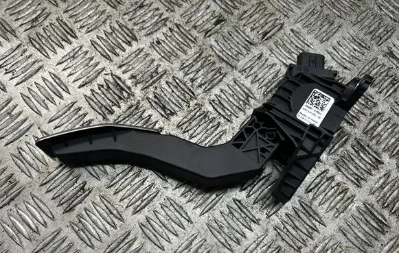 Suzuki Swift III Accelerator throttle pedal 4940067R51