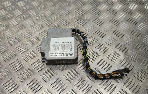 Volkswagen Touran I Airbag control unit/module 1T0909605