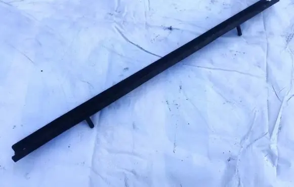 Chrysler Voyager Radiator mount bracket