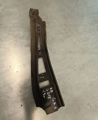 Mercedes-Benz CLS C218 X218 Fender mounting bracket A2126820186 030014012