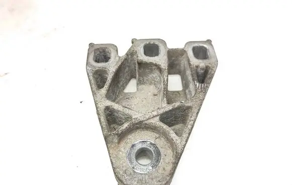 Volkswagen Transporter - Caravelle T5 Engine mounting bracket 7E0199207