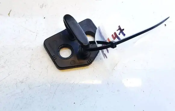 Volvo XC90 Front door lock loop/hook striker 30661367