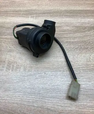 BMW 5 E39 Engine control unit/module fan 1745182 0130002831