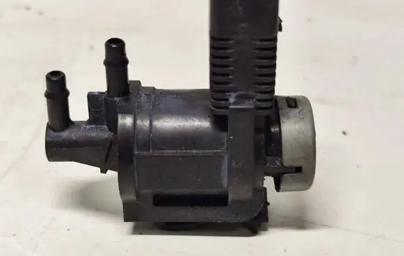 Audi A3 S3 8P Turbo solenoid valve 1K0906283A
