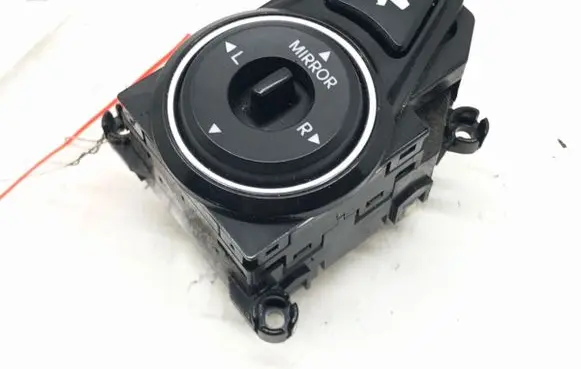 Hyundai i40 Wing mirror switch 39R480-1280