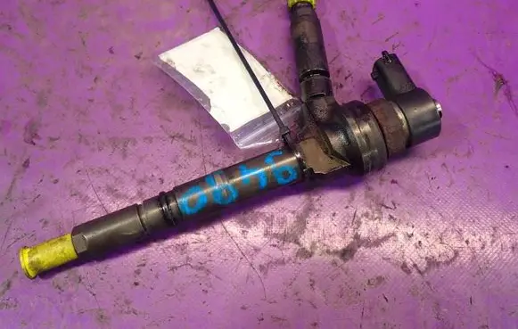 Opel Astra H Fuel injector