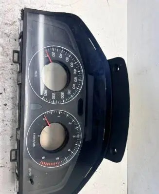Volvo V70 Speedometer (instrument cluster) 36002598 693992700 31270899AA