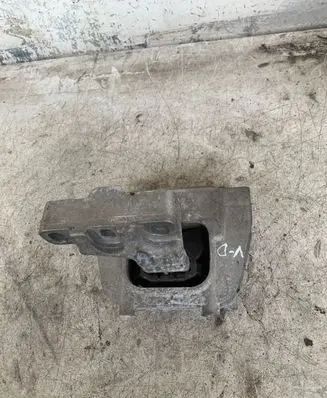 Skoda Karoq Engine mount bracket 5q0199262BH