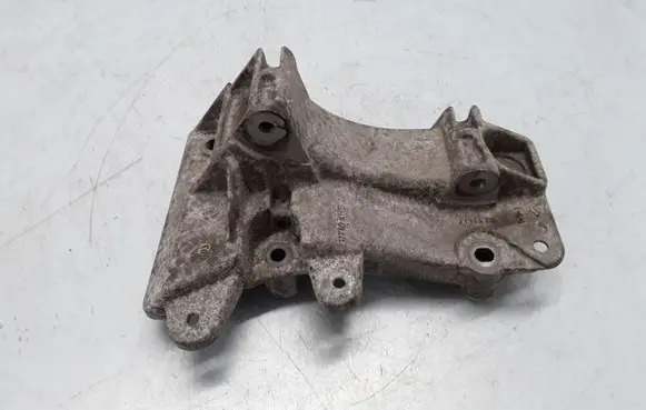 Renault Scenic III - Grand scenic III Generator/alternator bracket 