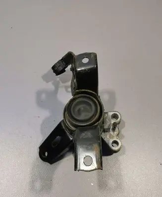Toyota Auris 150 Engine mount bracket
