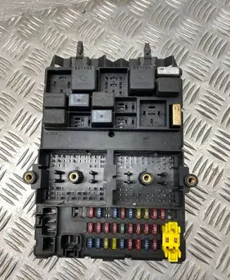Jeep Grand Cherokee (WJ) Fuse module 04831433AA 518722103