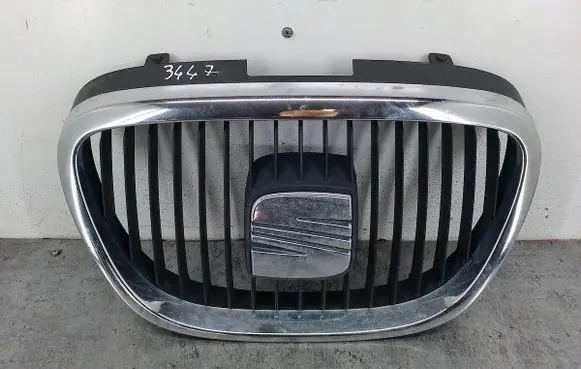 Seat Leon (1M) Front grill