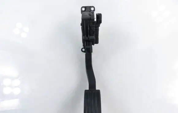 Ford Focus C-MAX Accelerator throttle pedal 6PV00864110 3M519F836AE