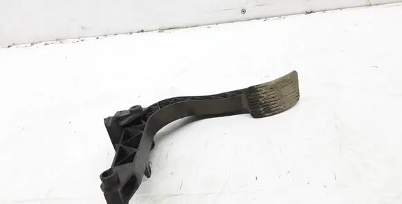 Mercedes-Benz ML W163 Accelerator throttle pedal A1633000704