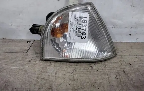 Skoda Fabia Mk1 (6Y) Front indicator light