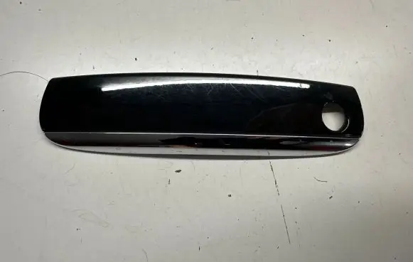 Audi A6 S6 C6 4F Front door handle cover 1F2837240B