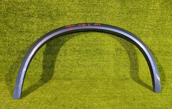 Volvo XC90 Front arch trim