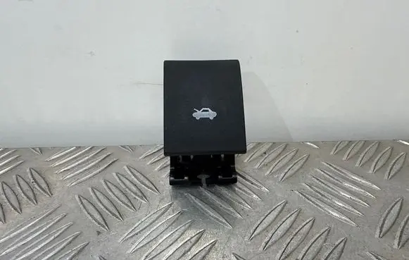 Engine bonnet (hood) release handle