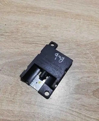 BMW 5 E39 Aerial antenna amplifier 6928461