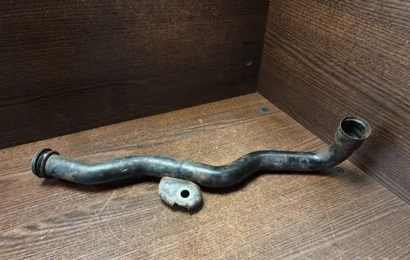 Opel Vivaro Engine coolant pipe/hose 8200298073