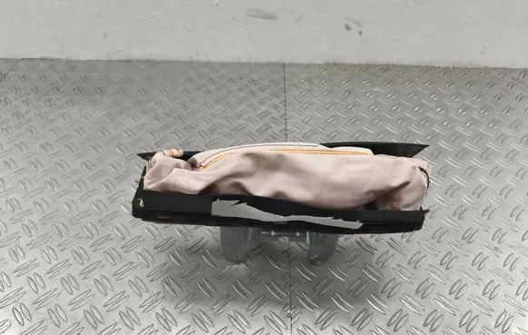 Volkswagen Touran III Knee airbag 5TB880841D