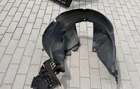 Dacia Sandero II Front wheel arch liner splash guards 638417606R